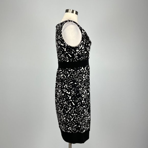 Michael Kors Black White Geometric Print Sleeveless Drape Neck Dress size Medium - Picture 6 of 10